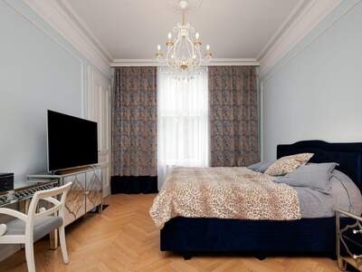 Altbauwohnung mit Balkon kaufen in 1090 Wien (Bild 5)