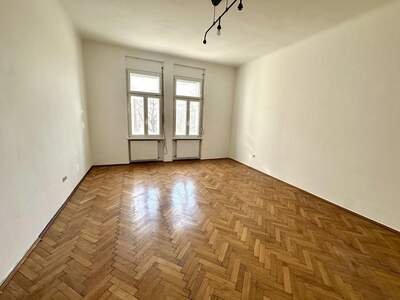 Altbauwohnung mit Balkon mieten in 8020 Graz