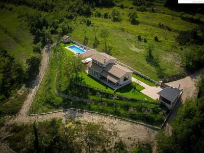 Haus kaufen in 52429 Grožnjan (Bild 1)