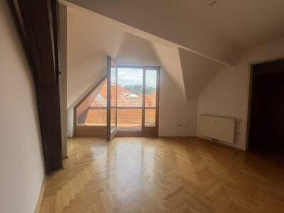 Altbauwohnung mit Balkon mieten in 8020 Graz (Bild 4)