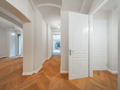 Altbauwohnung kaufen in 1050 Wien (Bild 2)