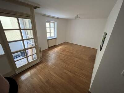 Altbauwohnung mit Balkon mieten in 4910 Ried (Bild 1)