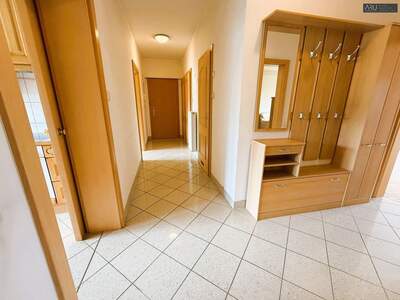 Altbauwohnung mit Balkon kaufen in 8230 Hartberg (Bild 2)