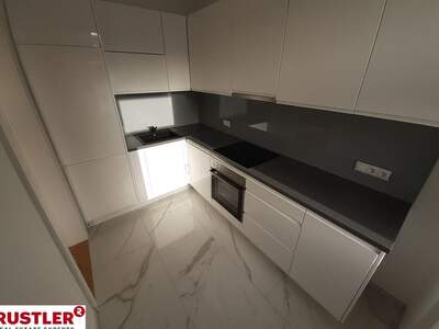 Altbauwohnung mit Balkon mieten in 1110 Wien (Bild 2)