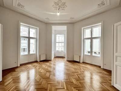 Altbauwohnung mit Balkon mieten in 1040 Wien