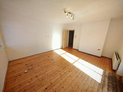 Altbauwohnung mit Balkon kaufen in 5620 Schwarzach (Bild 1)