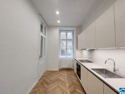 Altbauwohnung mit Balkon mieten in 1010 Wien (Bild 2)