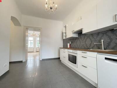 Altbauwohnung mit Balkon kaufen in 8020 Graz (Bild 1)