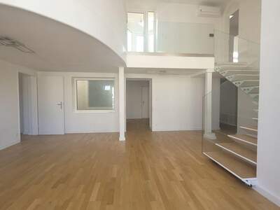 Altbauwohnung mit Balkon mieten in 1090 Wien (Bild 1)
