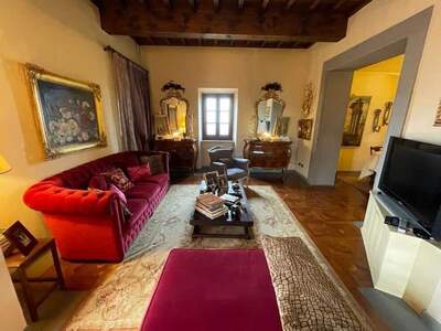 Haus mit Garten kaufen in 590152 Carmignano (Bild 3)