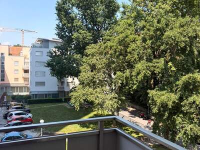 Altbauwohnung mit Balkon mieten in 8010 Graz (Bild 3)