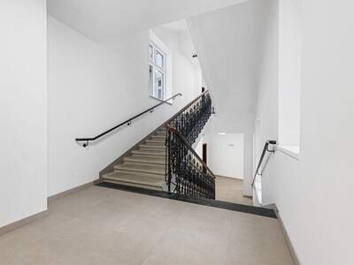 Altbauwohnung kaufen in 1180 Wien (Bild 2)