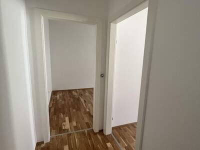 Altbauwohnung mit Balkon mieten in 8020 Graz (Bild 2)