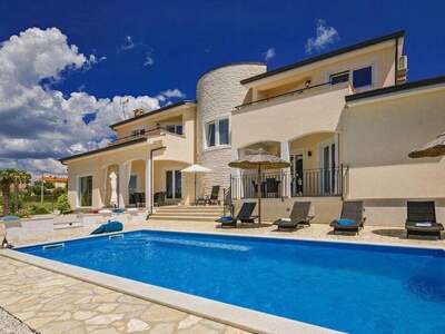 Haus kaufen in 52440 Porec (Bild 1)