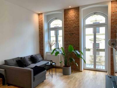 Altbauwohnung mit Balkon mieten in 1120 Wien (Bild 1)