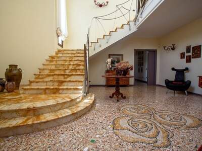 Haus mit Garten kaufen in 33034 Fagagna (Bild 2)