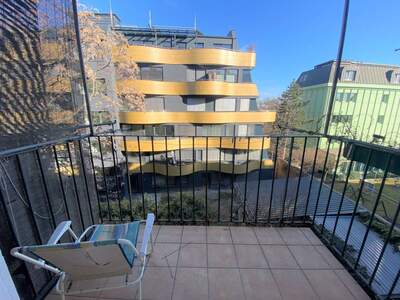 Altbauwohnung mit Balkon kaufen in 8020 Graz (Bild 3)