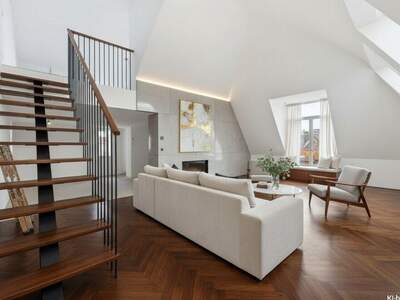 Altbauwohnung mit Balkon kaufen in 1130 Wien (Bild 1)