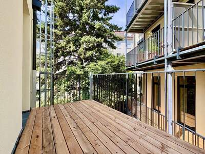 Altbauwohnung mit Balkon kaufen in 1150 Wien (Bild 2)