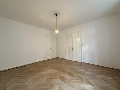 Altbauwohnung mit Balkon mieten in 8010 Graz (Bild 3)