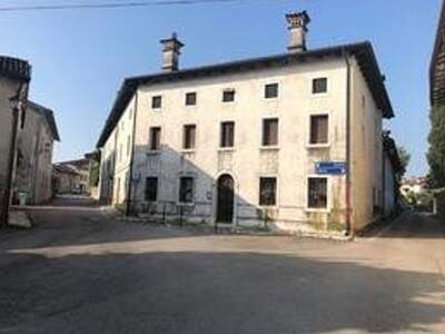 Haus mit Garten kaufen in 33081 Aviano (Bild 1)