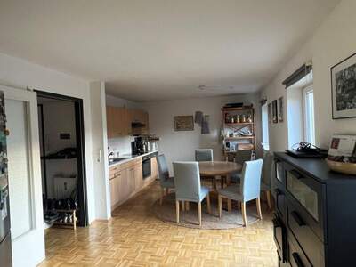 Altbauwohnung mit Balkon kaufen in 8020 Graz (Bild 3)