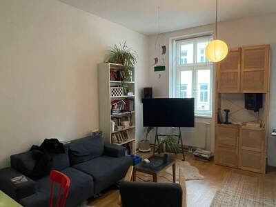 Altbauwohnung mit Balkon mieten in 1100 Wien (Bild 2)