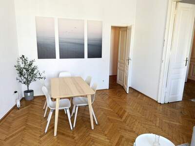 Altbauwohnung mit Balkon kaufen in 1060 Wien (Bild 3)