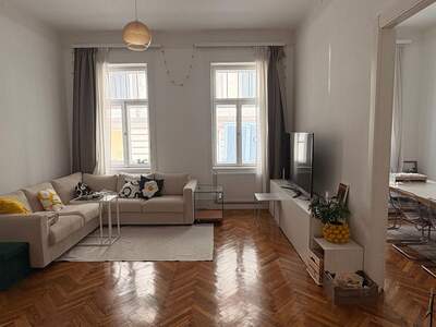 Altbauwohnung kaufen in 1080 Wien (Bild 2)