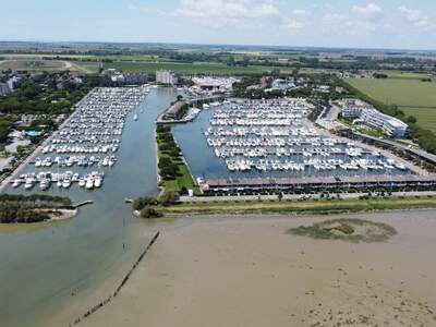 Haus mit Garten kaufen in 33050 Aprilia Marittima (Bild 1)