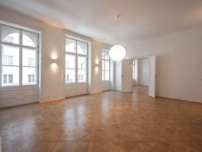 Altbauwohnung mit Balkon mieten in 1010 Wien (Bild 1)