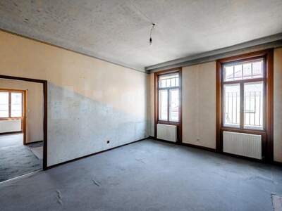 Altbauwohnung kaufen in 1090 Wien (Bild 2)