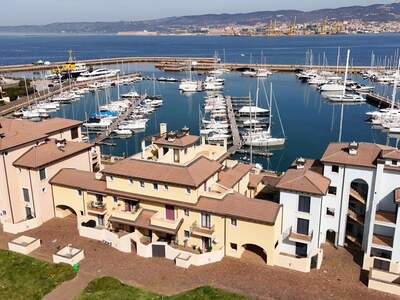 Wohnung mit Balkon kaufen in 34015 Muggia (Bild 2)