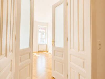 Altbauwohnung kaufen in 1050 Wien (Bild 2)