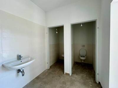 Gewerbeobjekt mieten in 1220 Wien (Bild 2)