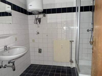 Altbauwohnung mit Balkon mieten in 8020 Graz (Bild 2)