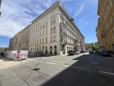 Altbauwohnung kaufen in 1010 Wien (Bild 2)