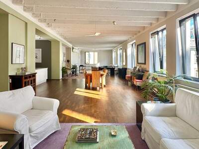 Altbauwohnung mieten in 1070 Wien (Bild 1)