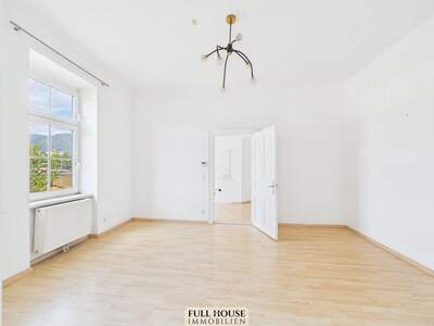Altbauwohnung mit Balkon kaufen in 9500 Villach (Bild 1)