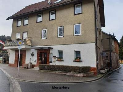 Mehrfamilienhaus kaufen in 2640 Gloggnitz (Bild 1)