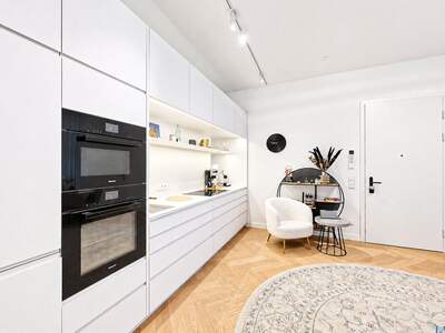 Altbauwohnung mit Balkon kaufen in 1080 Wien (Bild 4)