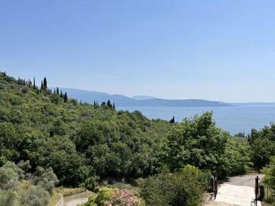 Haus mit Garten kaufen in 25088 Gardone Riviera (Bild 2)