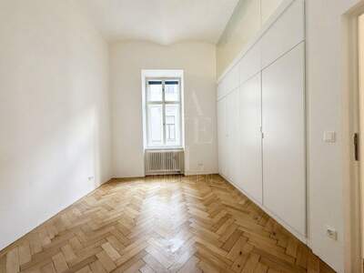 Altbauwohnung mit Balkon mieten in 1070 Wien (Bild 3)