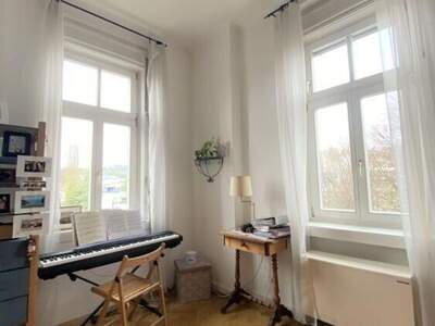 Altbauwohnung mit Balkon mieten in 8010 Graz (Bild 2)