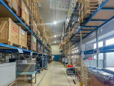 Halle / Lager / Produktion mieten in 4052 Ansfelden