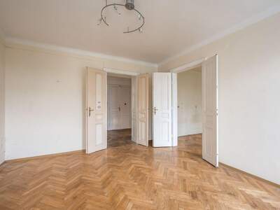 Altbauwohnung kaufen in 1140 Wien (Bild 2)