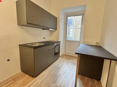 Altbauwohnung mit Balkon mieten in 8010 Graz (Bild 1)