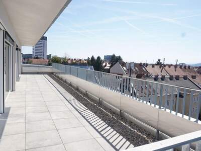 Altbauwohnung mit Balkon kaufen in 8010 Graz (Bild 1)