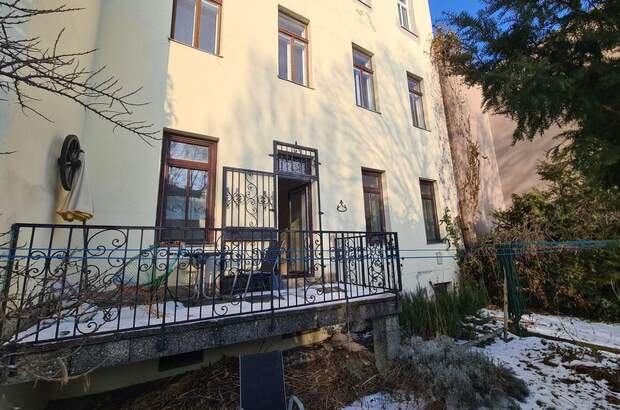 Altbauwohnung mit Balkon kaufen in 1130 Wien (Bild 2)