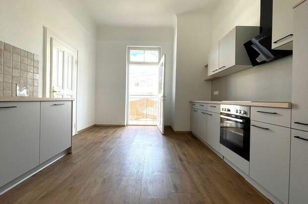 Altbauwohnung mit Balkon kaufen in 8010 Graz (Bild 2)